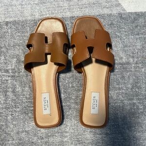STEVE MADDEN  HADYN COGNAC LEATHER SANDALS